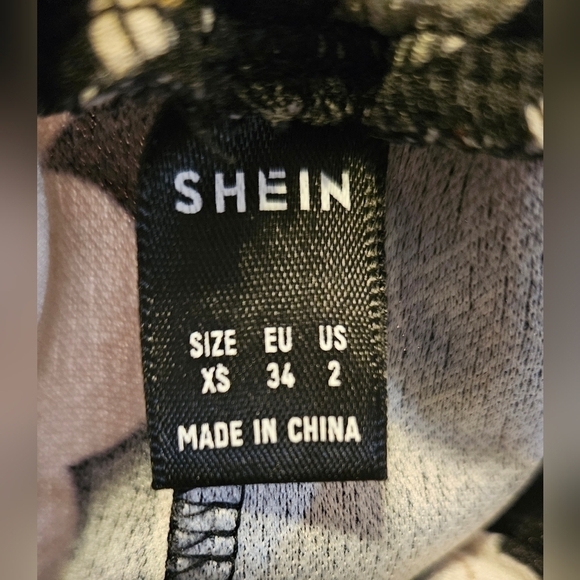 SHEIN 2 Piece Outfit. Cream Tank Top and Cream & Black Floral Shor… - Picture 6 of 9